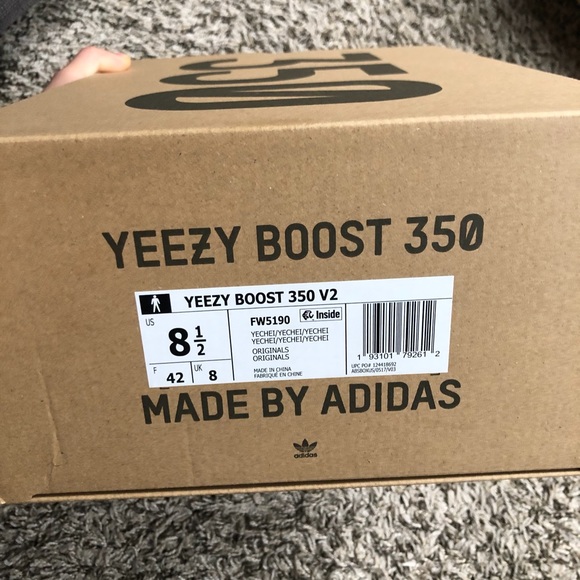 Yeezy 350 V2 Yecheil non reflective - Picture 4 of 5